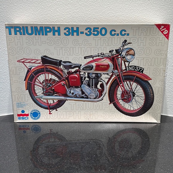 Triumph 3H-350 ESCI Vintage Motorcycle Model Kit - Picture 1 of 8